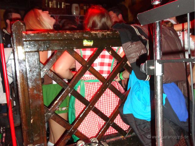 2015 Wiesn Anstich 017.jpg - So viel Freiheit sollte ein Bein schon haben ;)